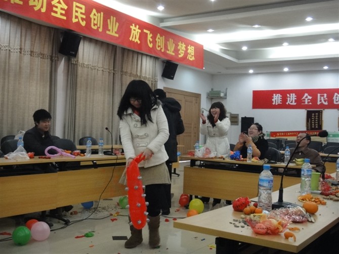 首屆【員工手冊】知識競賽完滿成功，現(xiàn)場精彩一幕(圖3)