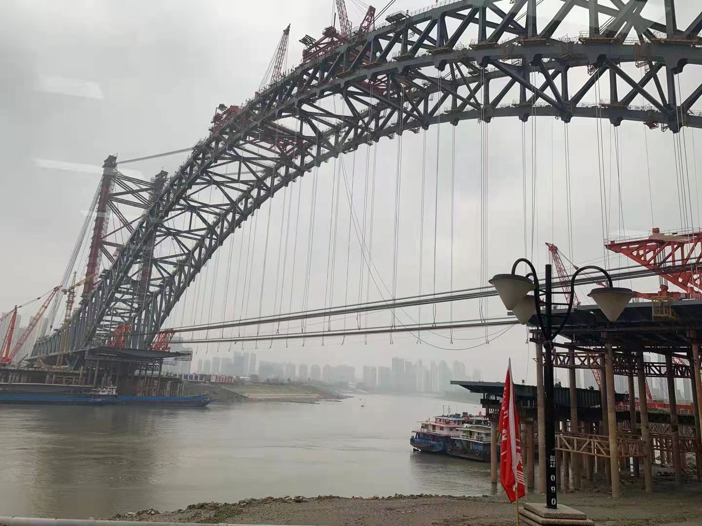 受硚口區(qū)政府邀請武漢世佳偉業(yè)公司王總考查武漢七橋建設！